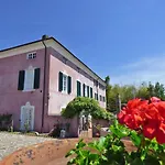Historic With And Sea Views Ferienhaus Massarosa