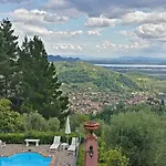 Historic With And Sea Views *