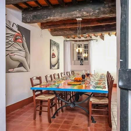 Historic With And Sea Views Ferienhaus
